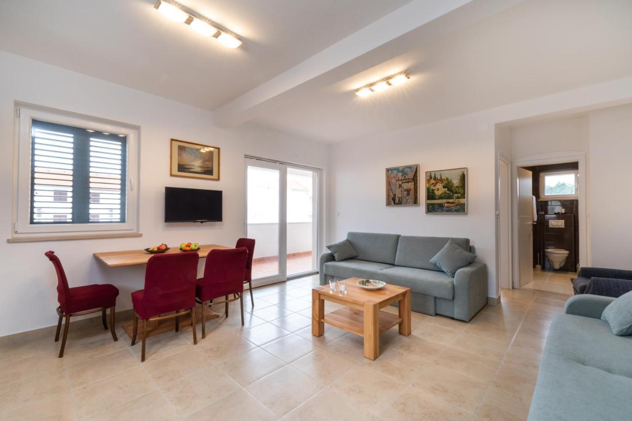 Villa Iva Mirce エクステリア 写真